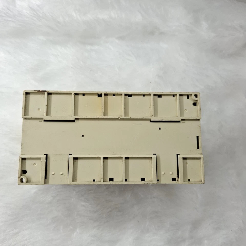 COSMETIC DAMAGED MITSUBISHI FX3G-60MR/ES-A PROGRAMMABLE CONTROLLER FX3G60MRESA